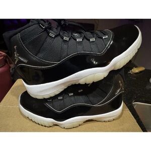 New with defects Nike air Jordan 11 jubilee size 9.5